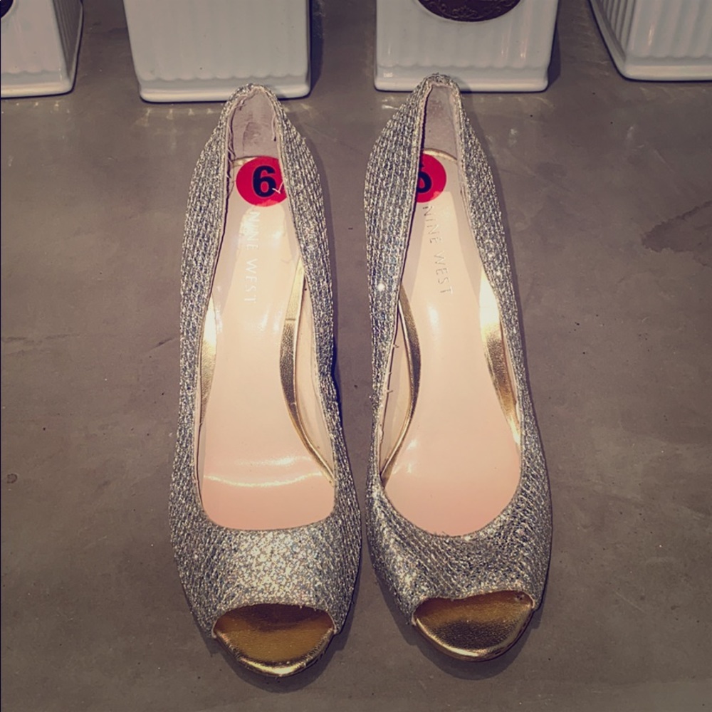Nine West peep toe gold sparkley sequined heels